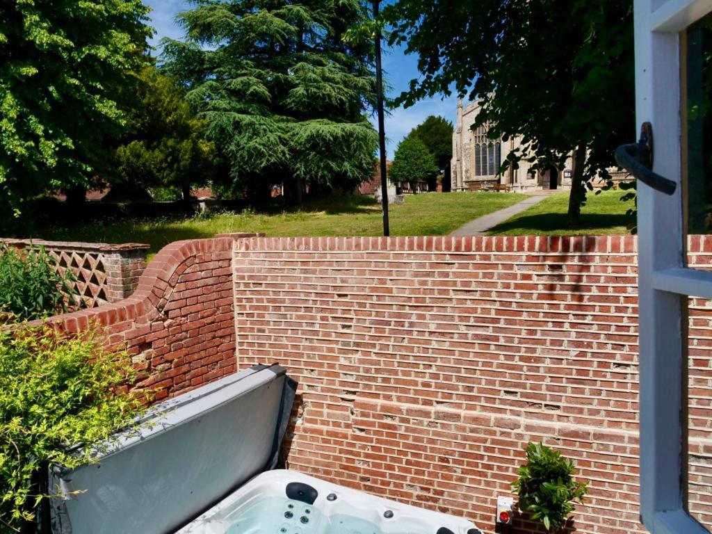 Huge Deluxe 600 Year Old Essex Manor, Hot Tub, Cinema Room, Sky Tv Saffron Walden Dış mekan fotoğraf