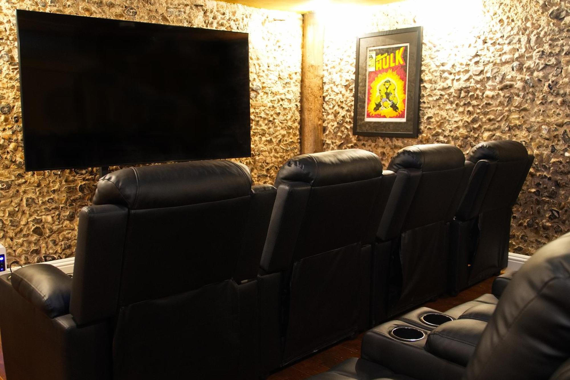 Huge Deluxe 600 Year Old Essex Manor, Hot Tub, Cinema Room, Sky Tv Saffron Walden Dış mekan fotoğraf